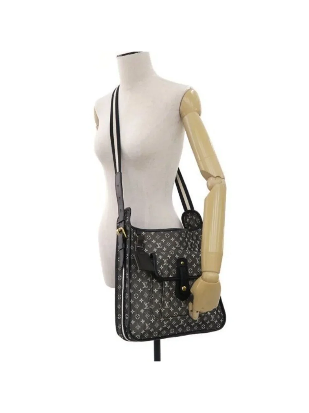 Louis Vuitton Monogram Mini Besace Marie Kate a Shoulder Bag